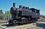 Dampfloks gab es leider nur noch auf dem Sockel zu sehen, wie hier die 1912 gebaute 376.649 im Bahnhof Sifok, 01.08.2012.