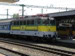 V43 334 am Bahnhof in denburg am 1.7
