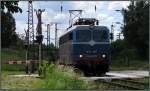 Die V43.1001 am Bahnübergang bei Komárom am 21.05.2014.