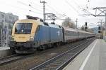 470 008 fährt am 1.12.2015 mit EN234 durch die Haltestelle Wien Hetzendorf.