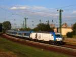 Das Bild zeigt 480 022 - Weres Sndor Werbe Traxx von MV Trakci mit D 9406 (von Budapest-Keleti nach Győr) kurz nach Komrom.