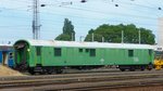 Zum Arbeitswagen umgebauter Personenwagen im Bahnhof Nyiregyhaza, 29. ‎Mai ‎2016