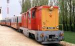 A 14.4.1989 trug die Diesellok Mk 45-2006 der Pioniereisenbahn in Budapest  noch den roten Stern an der Front.