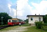 Am 11.06.2011 verlässt Mk45-2006 der Kindereisenbahn Budapest mit ihrem Zug Szechenyi-hegy in Richtung Erzsebettelek.