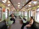 Die Innenansicht einer U-Bahn in Budapest/Ungarn.
