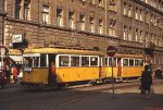 Budapest - Tw 2023 auf Linie 33 in der Visegradi utca unweit des Marx ter (heute Nyugati ter) im Oktober 1978.