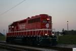 Lok 3002, eine EMD GP40, der New Orleans Public Belt Railroad (NOPB) fhrt am Abend des 28.
