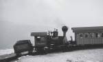 Lok Nr. 9  Waumbek  hat, bei sehr dunstigem Wetter ohne jede Fernsicht, die Station Mt.Washington Summit auf 1917 m /m. erreicht. (Archiv 02.08.1998)