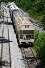 Auf der Hauptstrecke sind ein paar Gterwagen abgestellt (Chattanooga, 30.5.09).