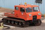 5.7.2012 Laramie, WY. Schneekatze im Yard der Union Pacific RR.