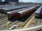 U-Bahn Wagenpark am Shea Stadium/Flushing Meadows Park in Queens.