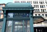 Historisches Eingangsgebäude der New Yorker Subway-Station  Astor Place  im Süden von Manhattan. 14.6.2015