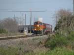 Ein Gterzug der BNSF verlsst einen Ranigerbahnhof in Galveston (Texas). Aufgenommen am 9.2.2008.