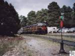 Am Grand Canyon rangierte zum Zeitpunkt unseres Aufenthaltes im Grand Canyon Village eine Zuggarnitur der Grand Canyon Railroad. Als Zugloks wurden zwei Alco FPA-4 eingesetzt, vorne #6776 und dahinter #6793.
Die Aufnahme entstand am 22. Juli 2006