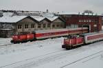346 955 (vorn) und 345 124 Bert am 30.01.10 im ...