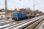 v-60-der-dr---br-105-106---br-345-346 345 137-4 f�hrt mit einem kurzen G�terzug durch Magdeburg-Buckau. Ich vermute auf Grund der Kennung 'D-SKLUS', dass diese Lok zur Firma SKL Umschlagservice Magdeburg GmbH & Co. KG geh�rt. Fotografiert am 01.02.2010.