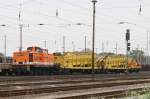 LOCON 102 (346 006-0) rangiert mit DGT-Sch�ttgutwagen vom Typ BSG ...