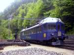 ABe2/4 11 des Verein Tunnelkino steht am 21.5.2004 in G�nsbrunnen ...