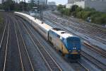 P42DC 912 kommt mit einem Schnellzug von Niagara Falls in ... P42DC 912 kommt mit einem Schnellzug von Niagara Falls in ...