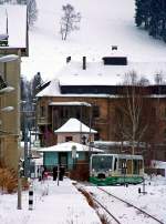 654 044 (VT44) als VIA/VBG83120 in Klingenthal, 10.1.010.  ...