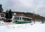 654 040 (VT40) als VBG83119 zwischen Zwota und Klingenthal, 10.1.010. ...