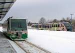 Vogtlandbahn 654 031 (VT31 'Stadt Klingenthal') als VBG83115 und 642 304 (VT04 'Fu�ballzug') abgestellt in Falkenstein, 16.2.010.