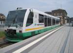 30.6.2010 15:31 VT 48 der Vogtlandbahn aus Adorf (Vogtland) ist ...