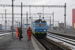 Einfahrt IR 2405 am 18.02.2010 im Bahnhof Romanshorn  ...