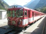 Wagen Hier ein Regio nach Brig, bei der Einfahrt am 18.7.2009 in Stalden/Saas.