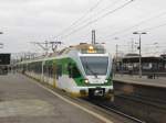 ER75-001 als KM-8037 nach Siedlce. Warszawa Zachodnia, 12.12.2009.  ...