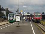 Sch�ler dr�ngeln am 19.10.09 in den RE Richtung Neukirchen b.S.R.mit ...