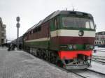 Eine weirussische Diesellok mit einem Zug von Mogilev nach Moskau im Bahnhof Gomel. 31.12.2008 um 11:44 Uhr. 