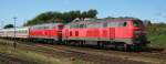 westerland-sylt 218 386-1 und 218 389-5 stellen IC 2075 nach Berlin S�dkreuz im Bahnhof Westerland bereit. (26.06.2010)