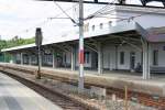 wien-sonstige �BB Bf. Liesing, Aufnahmsgeb�ude mit Hausbahnsteig am 24.Juli 2010.