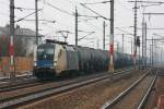 WLB ES64U2-060 bei der Einfahrt in den Bahnhof Marchtrenk. Aufgenommen ...