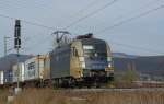 ES 64 U2-027 mit Containerzug in Fahrtrichtung Süden kurz vor ... ES 64 U2-027 mit Containerzug in Fahrtrichtung Süden kurz vor ...