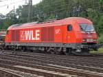 WLE 22 mit einem Bauzug am Haken in Gremberg am ...