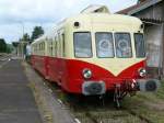 x-2400-u-600 Triebwagen X 2403 unterwegs auf einer Sonderfahrt. 
Die Reihe X 2400 wurde von 1951-1955 gebaut. 
Es waren Einheitstriebwagen mit 2x 300PS-Motoren.
Der X 2403 wird in Rennes als historisches Fahrzeug von einem Verein betriebsf�hig erhalten.

19.06.2010 Vittel