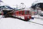 BDeh 4/4 2 steht am 28.12.09 im verschneiten Engelberg.  ...