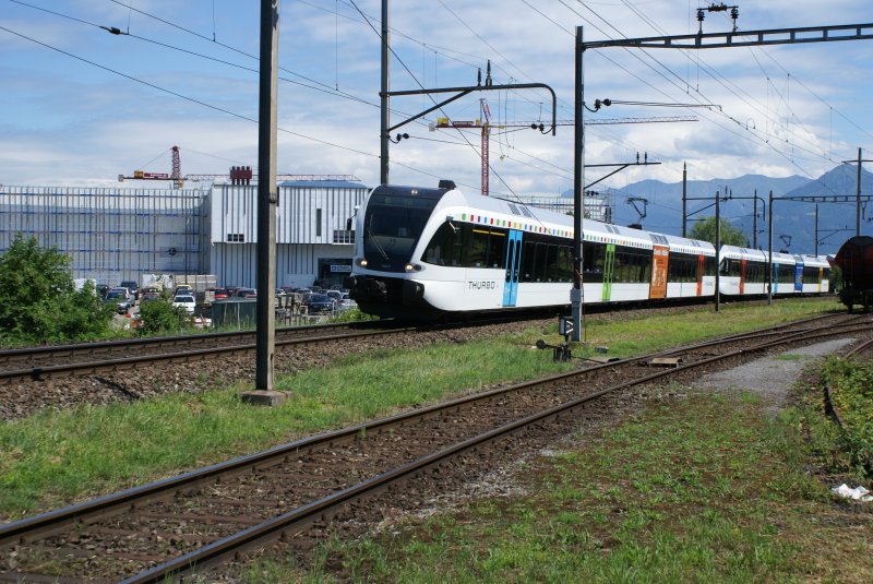 RABe 526 754-7 und RABe 526 774-5 n�hern sich als