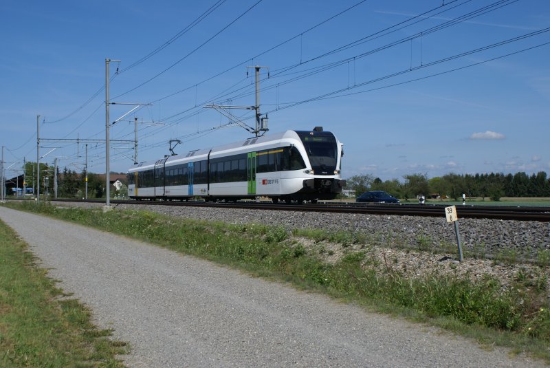 RABe 526 772-9 f�hrt am 26.7.09 von T�gerwilen - Gottlieben