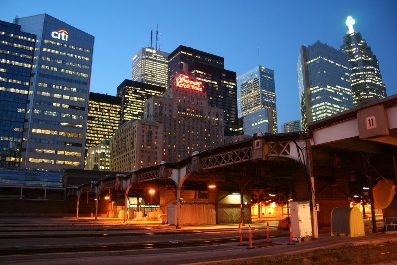 Evening at the Toronoto Union Station on 14.8.2009. These pictures