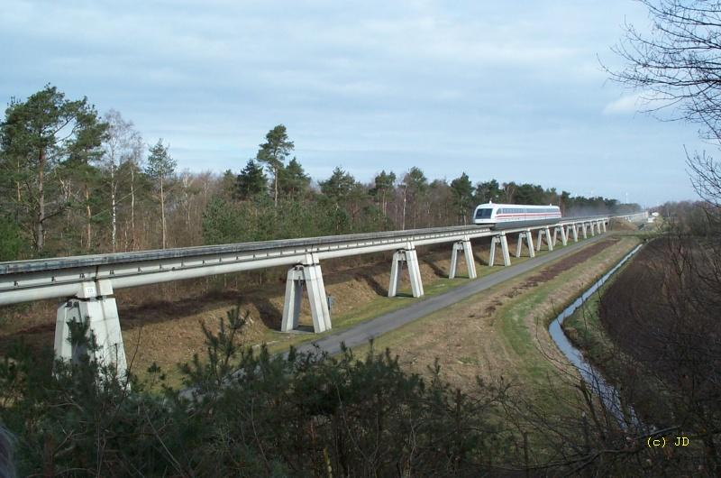 the passing of a Transrapid train on the test track