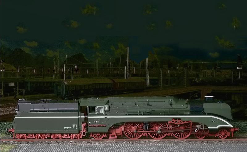 The 18 201 in the original color paint. Digital recording.