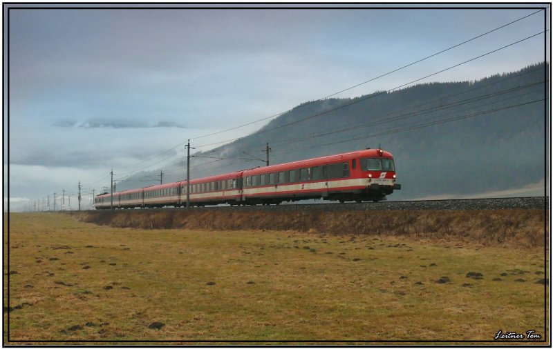 Triebwagen 4010 019 am IC 515  Therme Nova Kflach  von Innsbruck nach Graz.
Traboch 13.1.2008