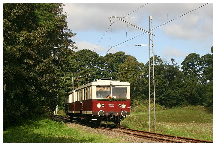 Triebwagen der Buckower Kleinbahn bei Dahmsdorf, aufgenommen am 09.09.2007
