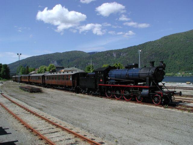 Type 30a 271 in ndelsnes, 17.06.2001