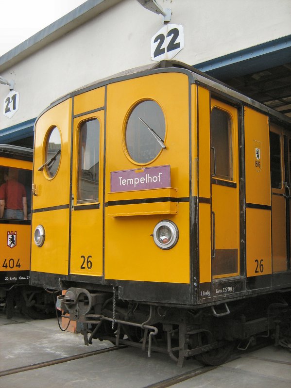 Hist. U-Bahnwagen 26 in der U-Bahnwerkstatt Seestra�e anl��lich des Tages