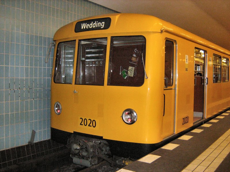 Hist. U-Bahnzug reihe D, Sonderverkehr am 14.9.2008 zwischen Alt-Tegel und