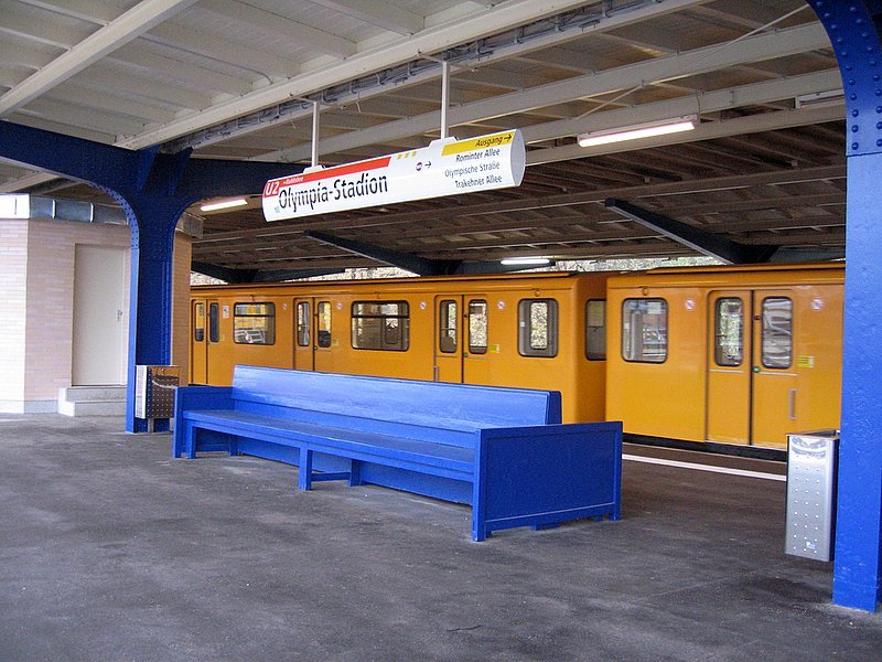 UBahnhof Th.HeussPlatz Ehemaliger Reichskanzlerplatz, nach altem